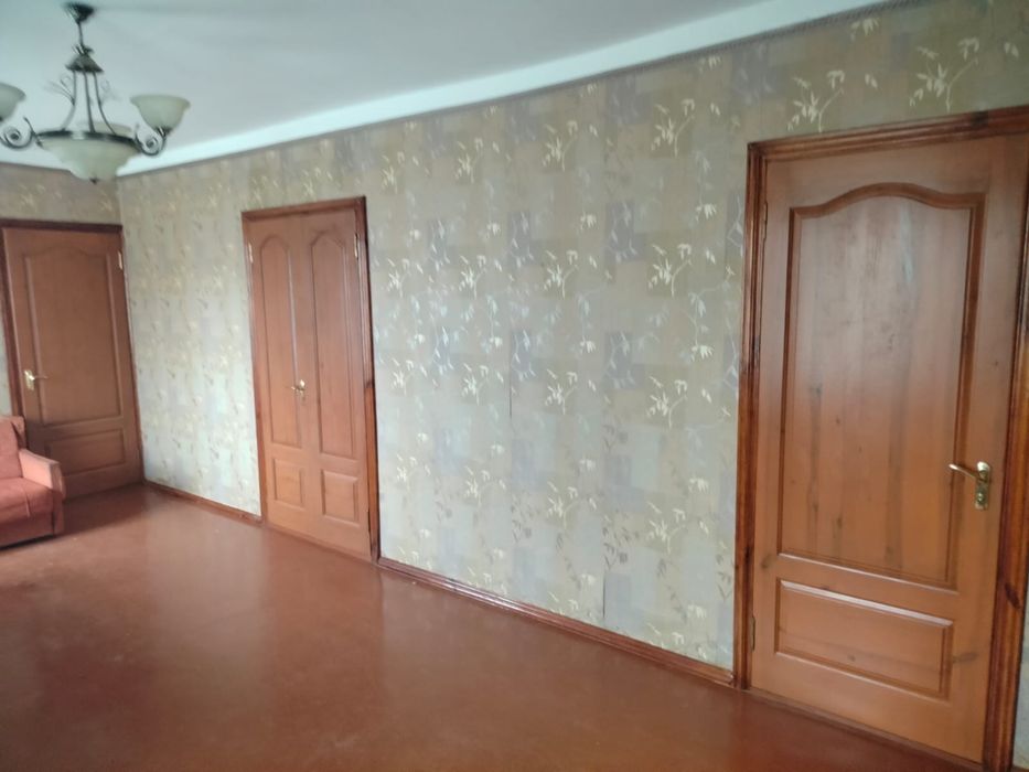 Продаж просторого будинку