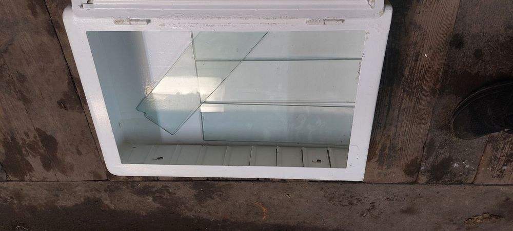 Apteczka metalowa klasyk z czasów PRL-u