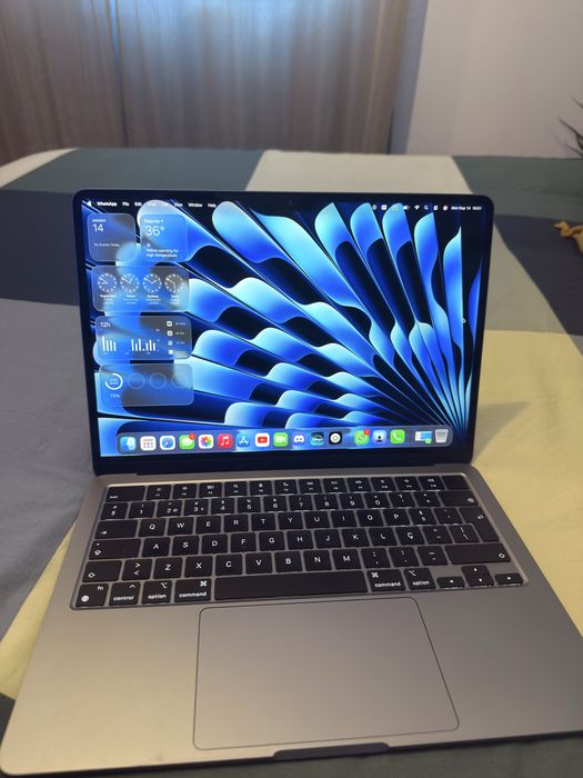 MacBook Air M2 2022 — 8GB / 256GB