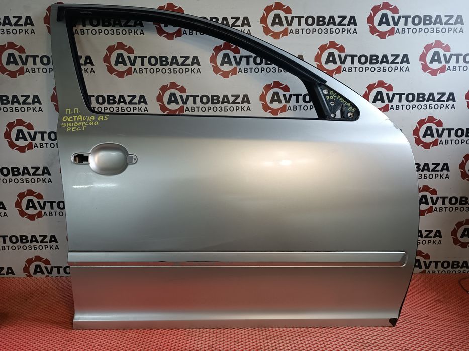 Двері передні праві задні праві Skoda Octavia A5 Універсал рестайлінг