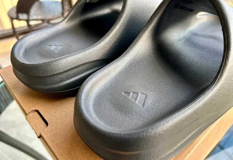 adidas Yeezy Slide .38