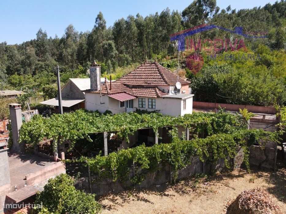 Casa de habitação com terreno