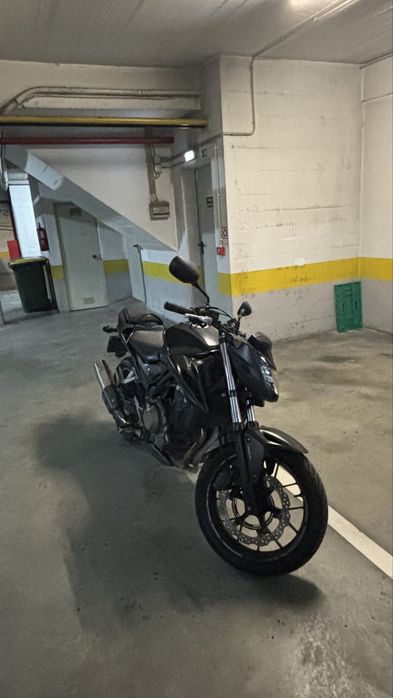 Honda cb500f.