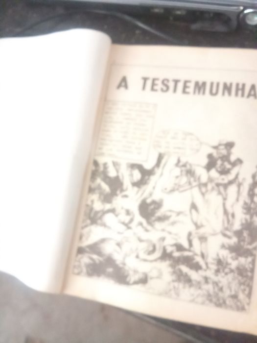 Cinco livros banda desenhada. Xerife, FBI, Batman. Falcão.