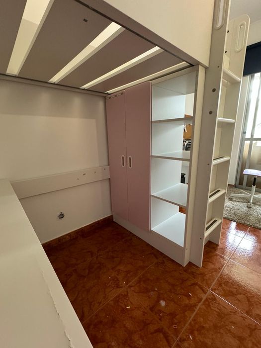 Cama criança rosa e branco