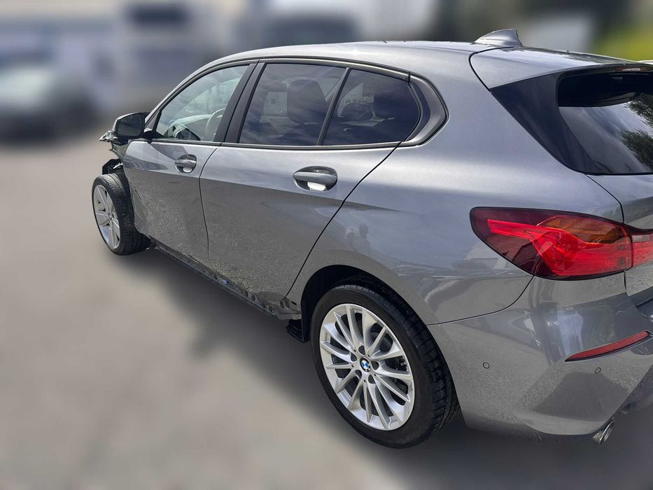 BMW 1 Hatchback (F40) 116 d Salvado
