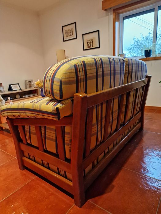 Sofá de 2 lugares com cama