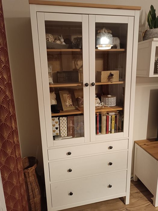 Zestaw mebli IKEA HEMNES ( witryna, półka , szafka RTV)