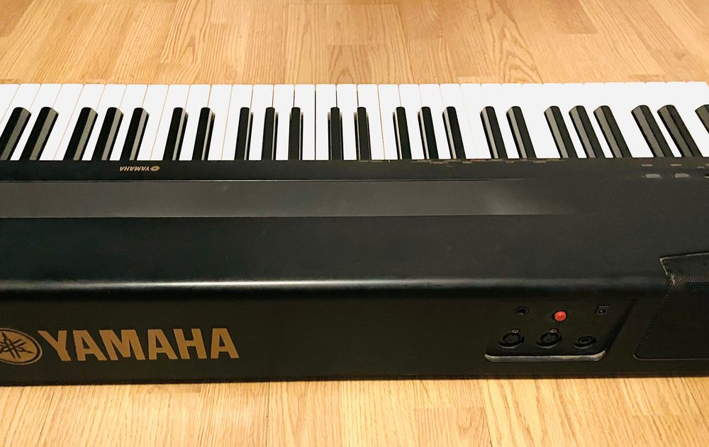 Piano Yamaha P-60