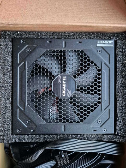 Zasilacz Gigabyte P1000GM 1000W 80 Plus GOLD