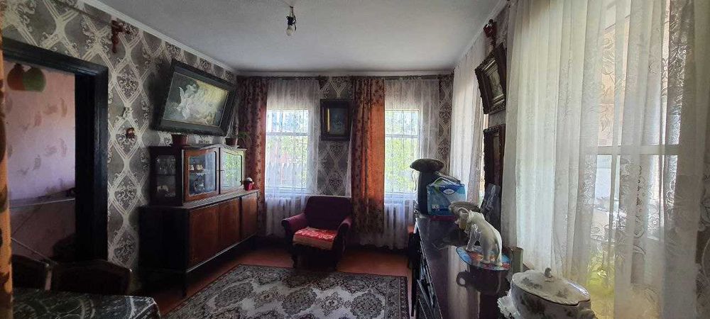 Продам будинок  м. Зміїв