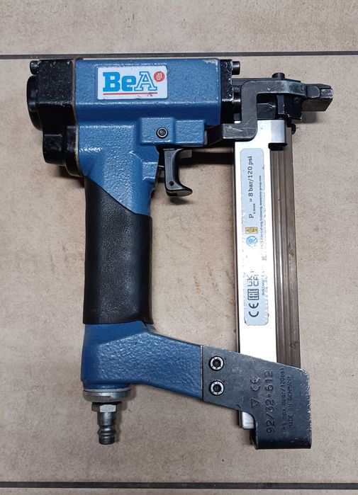 Zszywacz, pistolet, taker, tracker BEA 92/32-612, stan BDB po serwisie
