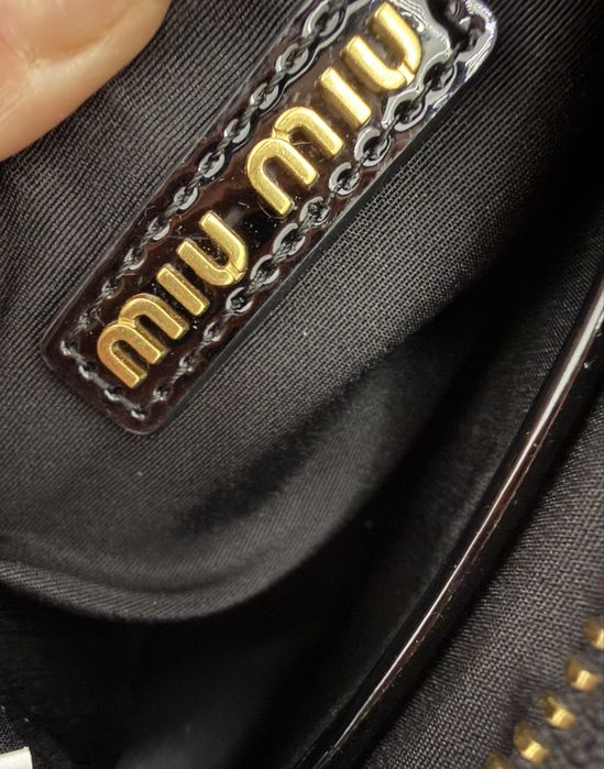 Сумка оригинал miu miu Patent Mini Hobo Black с чеком
