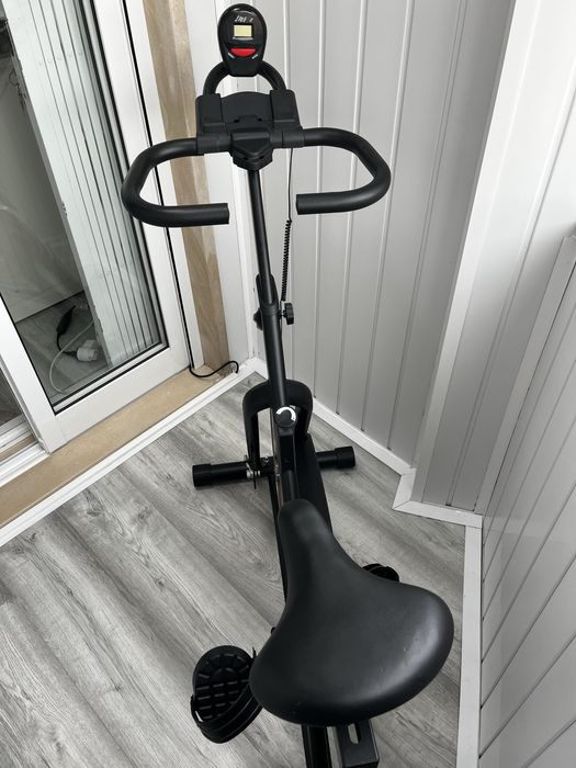 Bicicleta estática decathlon com garantia até novembro