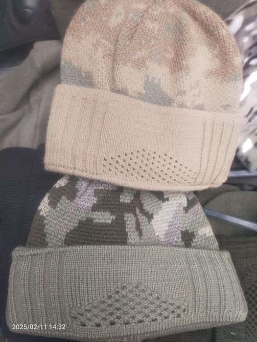 Вязанные балаклавы которые сворачиваются в шапку различных расцветок