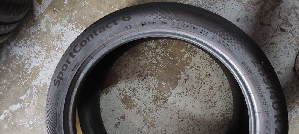 Pneus 285/40/22 semi novos