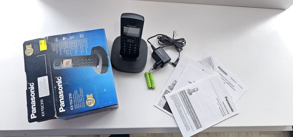 Telefon stacjonarny bezsznurowy, nowy Panasonic