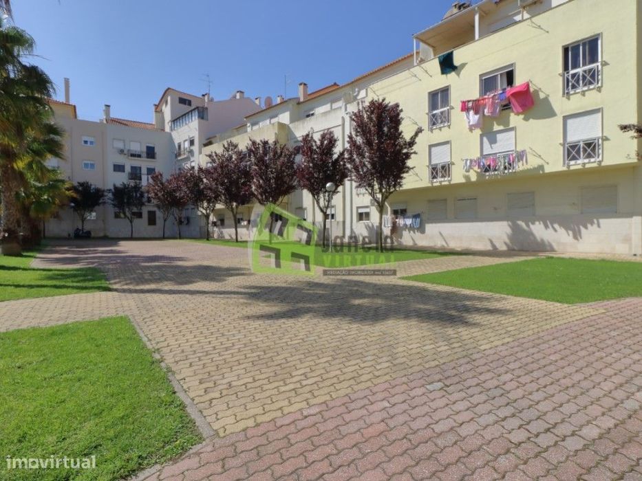 Apartamento T3 com Arrecadação - Quinta do Conde