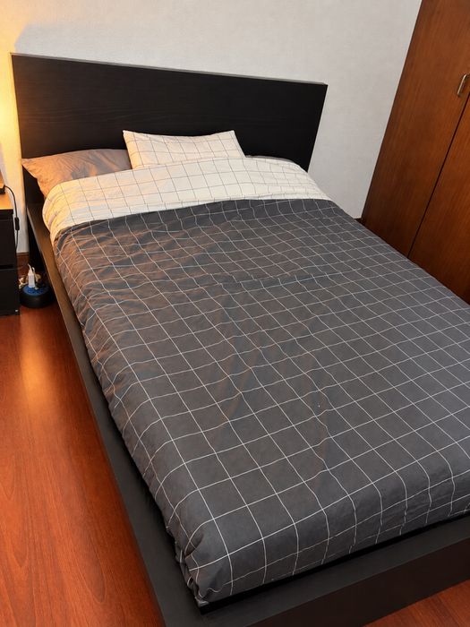 Cama de casal usada com colchão