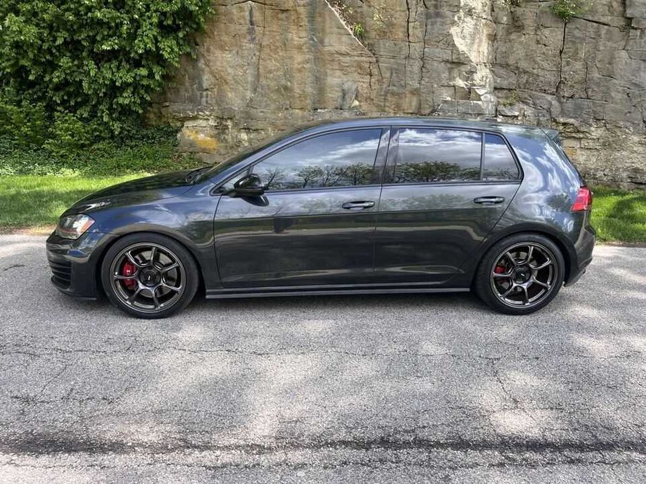 2017 Volkswagen Golf SEL