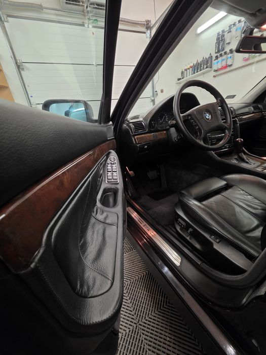 Sprzedam BMW E38 V12 5.4l 1996r