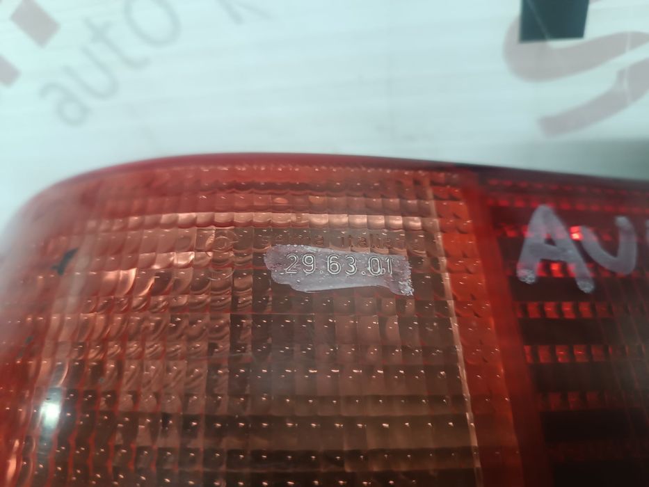 Farolim Esquerdo AUDI 80 B3 três volumes - 8A9945095