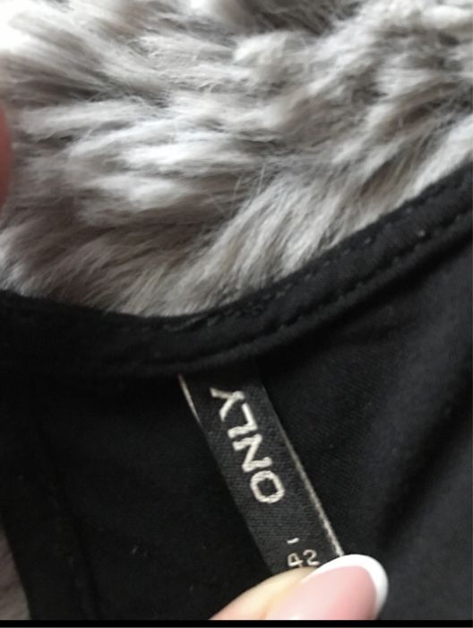 Bluzka czarna z lampasami