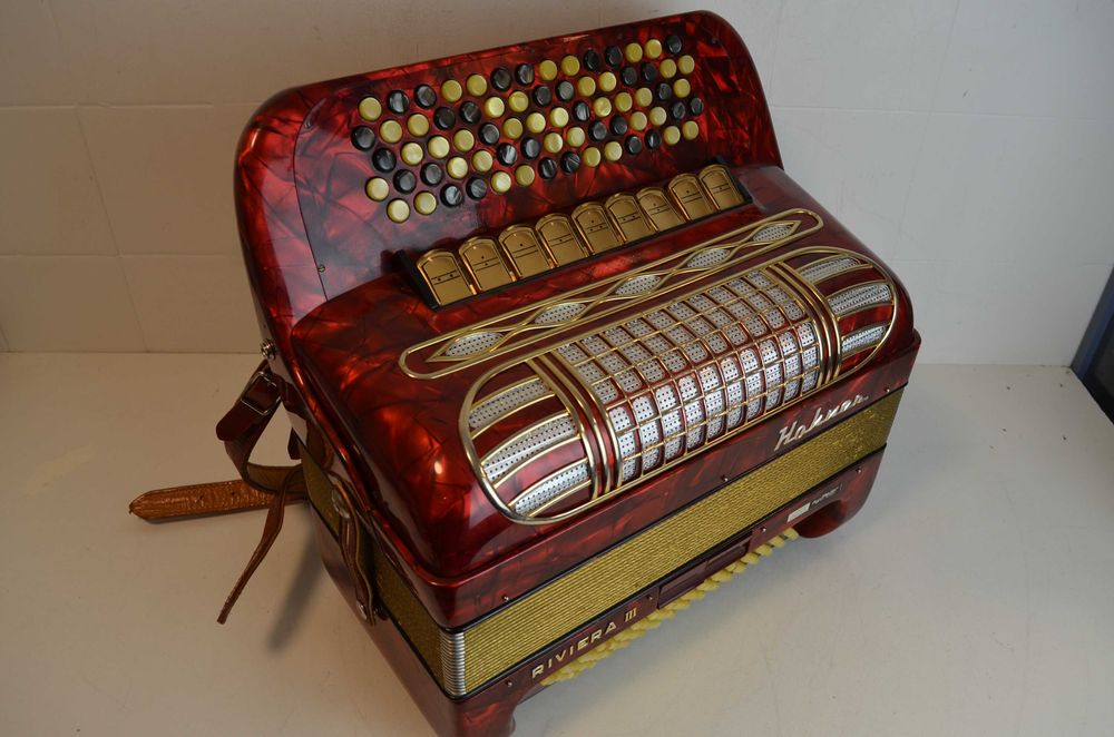 Acordeao hohner Riveira III 3 Voz 96 Baixos, N .408