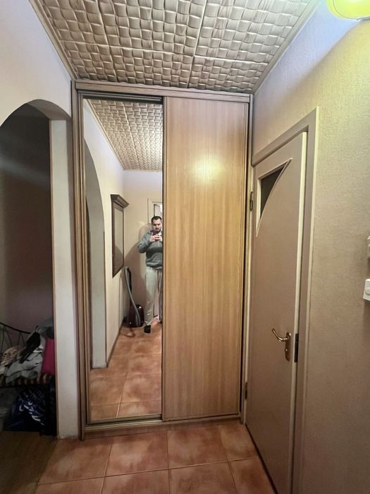 Шафа-купе в хорошому стані, велика, колір сосна