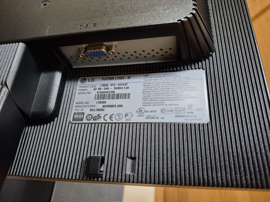 LG Flatron L1952s