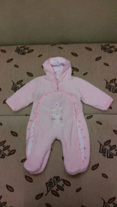 Продам комбинезон для девочки.