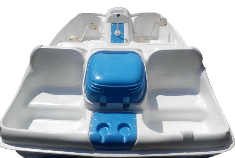 Катамаран зі склопластику