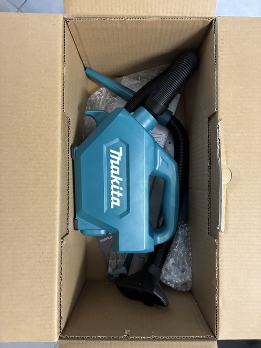 MAKITA Akumulatorowy odkurzacz samochodowy 10,8V 12V CXT CL121DZ