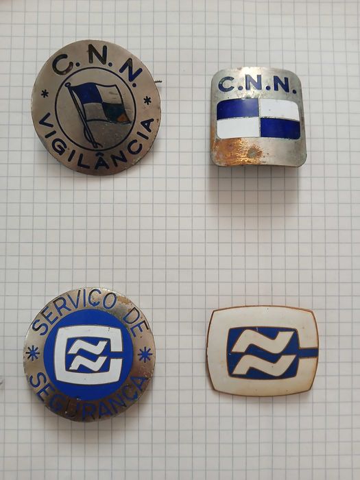 Crachats esmalte e outros da C. Nacional Navegação e C. Colonial Navegação