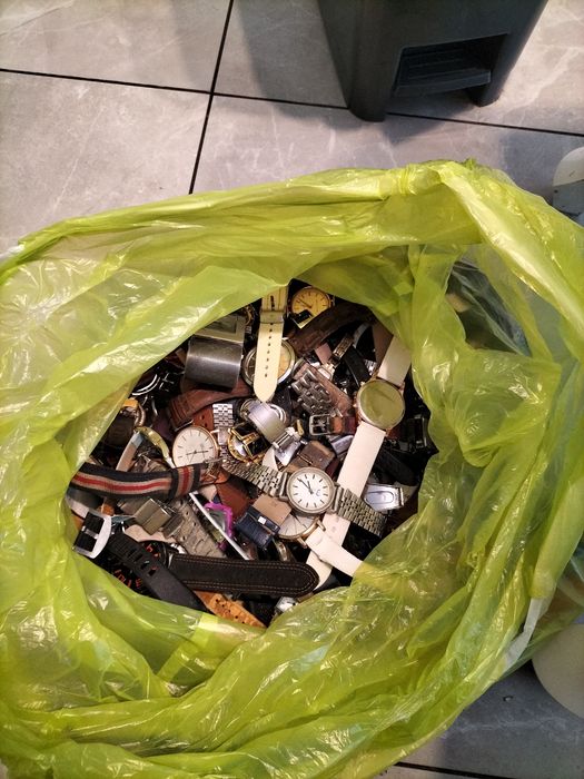 Duża ilość zegarków damskich męskich