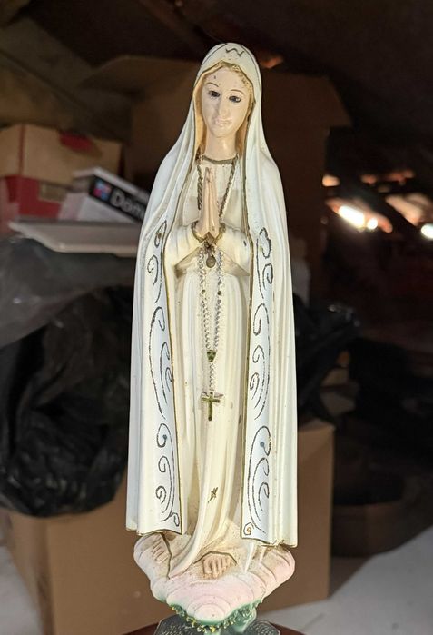 statuettes de Jésus et Marie