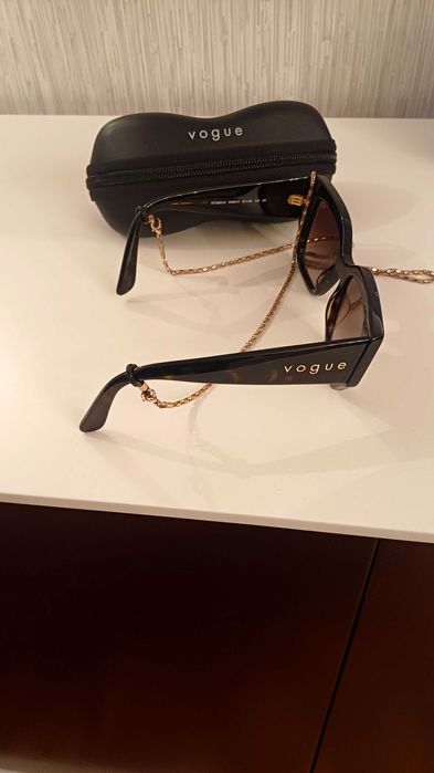 NOVOS Óculos de sol VOGUE