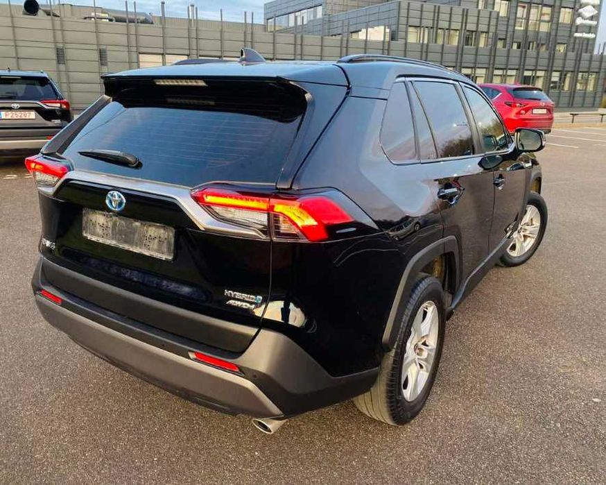 Toyota RAV4 2020 року