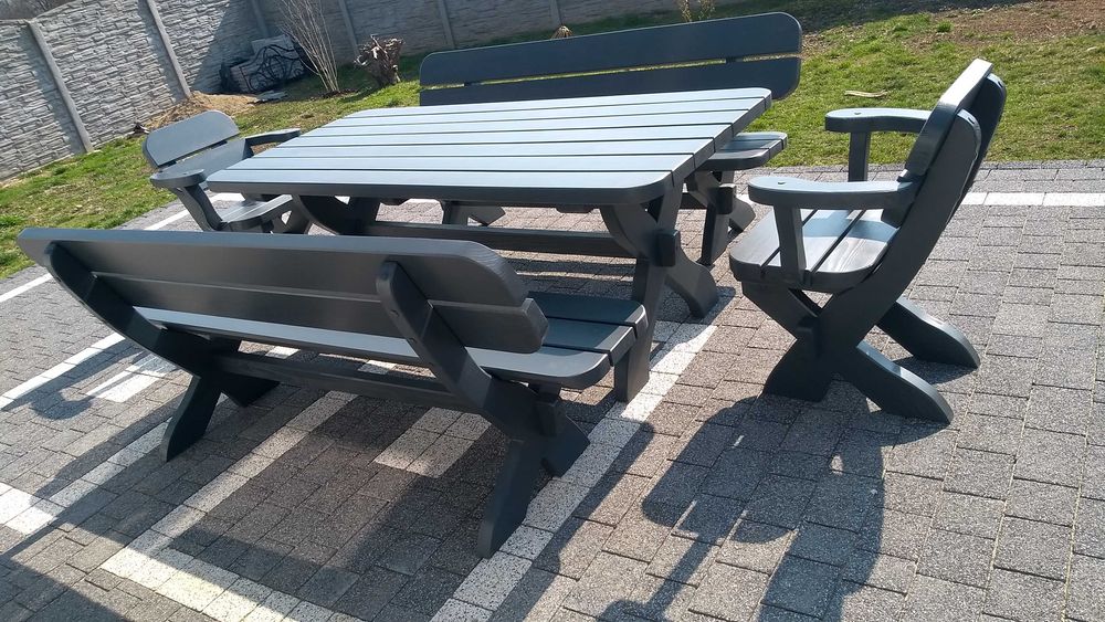 Meble ogrodowe drewniane