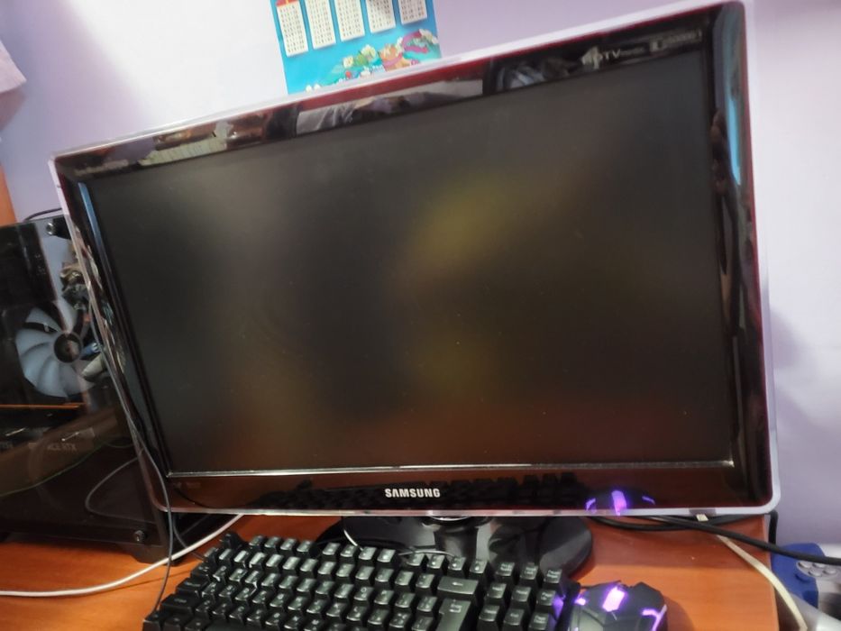 Samsung  P2370HD телевізор