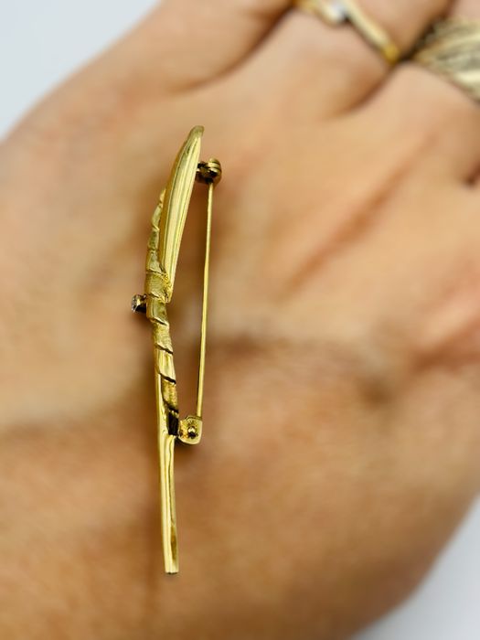 Broszka Złota 333/8k 3.75g