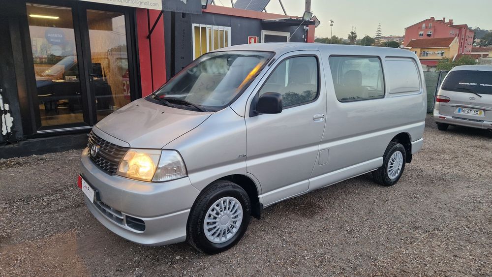 Toyota HiAce 2.5 D-4D C. Service 2.6T foto 2