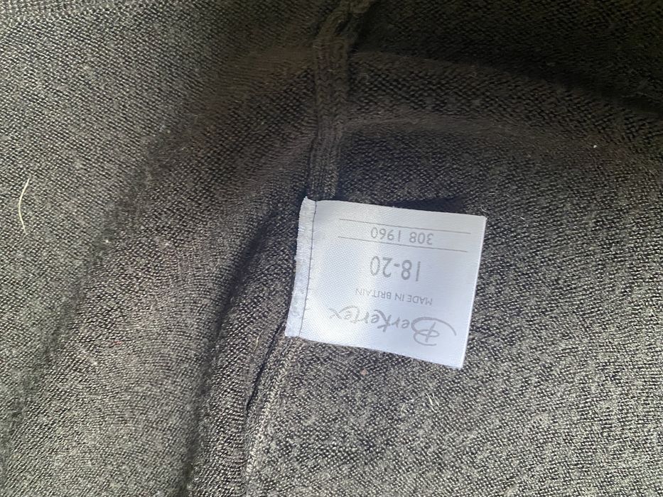 Sweter narzutka 100% akryl