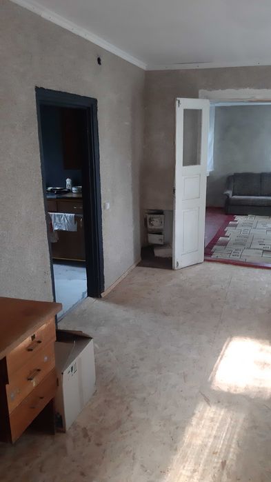 Продам будинок та земельні ділянки