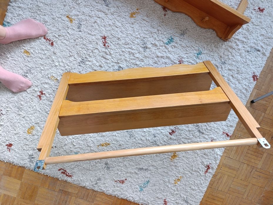 Dwa drewniane wieszaki półki do przedpokoju