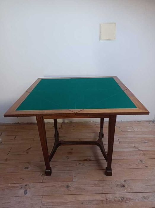 Mesa de jogo estilo inglês