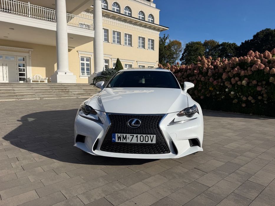 Lexus IS