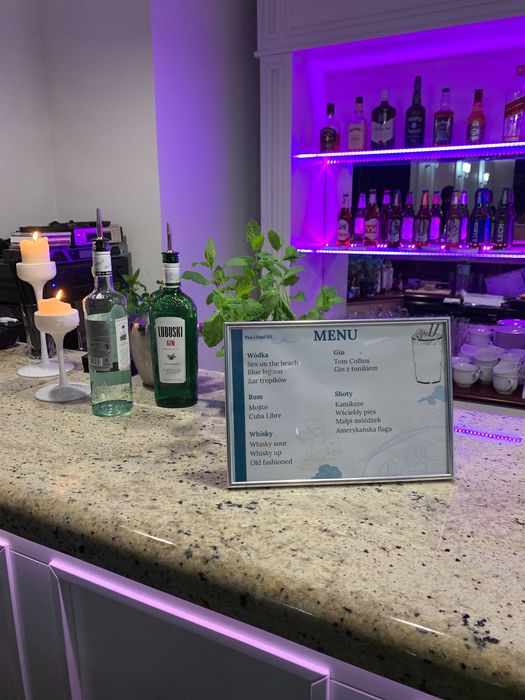 Drink bar, barman, wiatraki iskier, ciężki dym, fotobudka 360