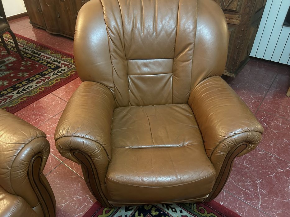 Terno de sofas em pele   sofa  cama