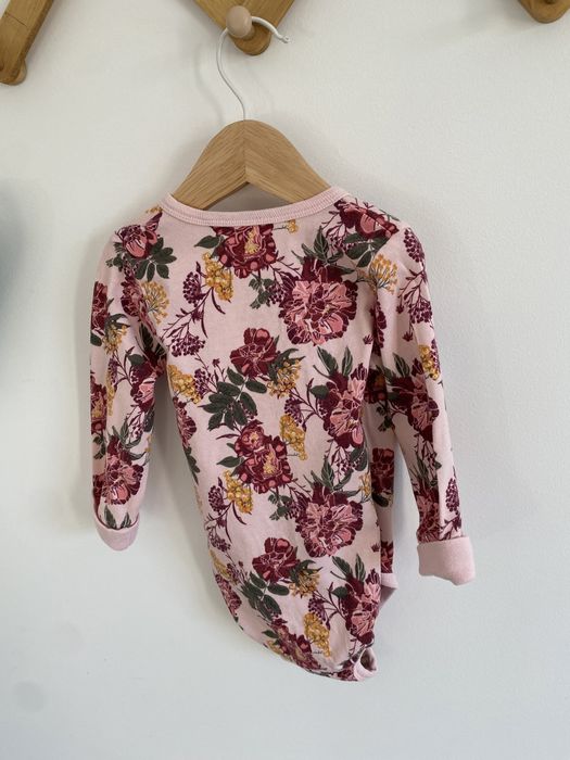 Body tiny one 62/68 w róże jak newbie kwiaty kopertowe